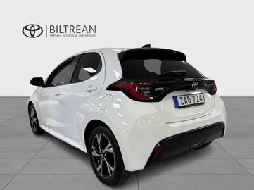 Car image 2