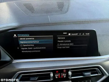 Car image 40
