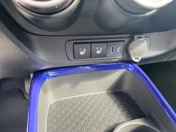 Car image 27