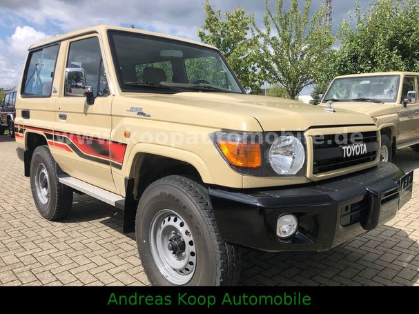 Toyota Land Cruiser 4.0 170 kW image number 3