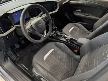 Car image 35
