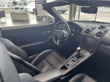 Car image 37