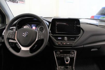 Car image 11