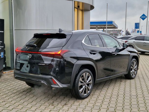 Lexus UX 300h 146 kW image number 4