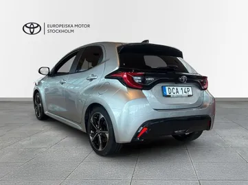Car image 4