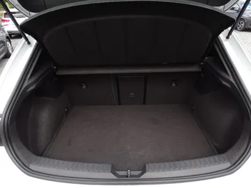 Car image 33