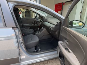 Car image 11