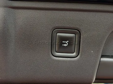 Car image 40