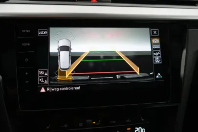 Car image 34