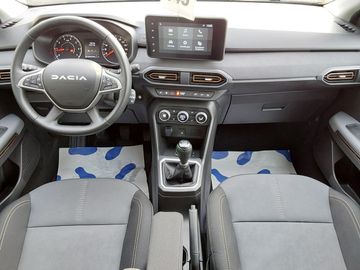 Car image 13