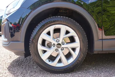 Car image 33