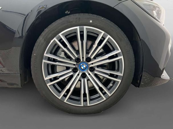 BMW 330e M Sport 215 kW image number 12