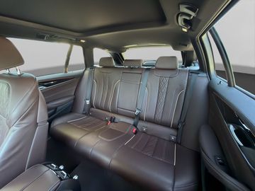 Car image 29
