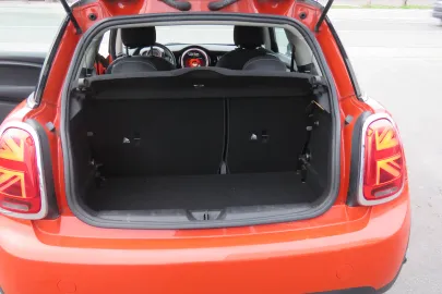 Car image 28