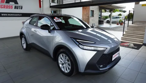 Car image 3
