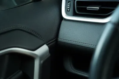 Car image 29