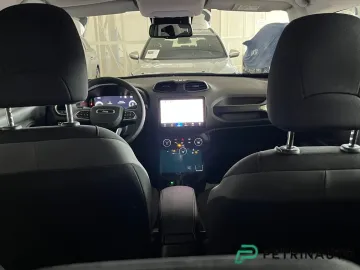 Car image 30