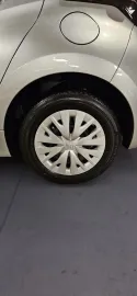 Car image 26