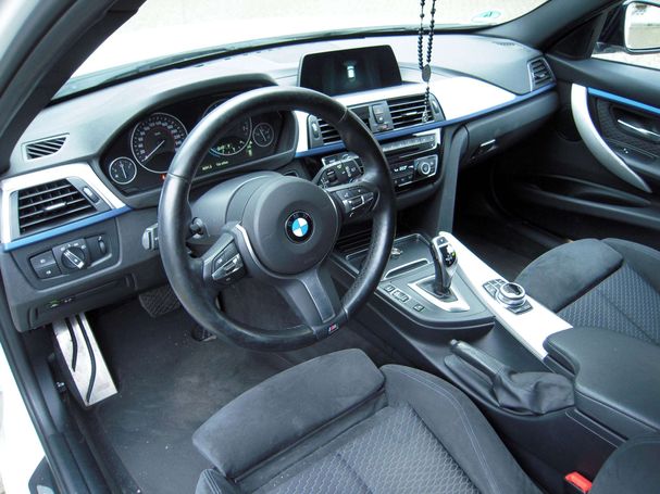 BMW 320i Touring M Sport 135 kW image number 7