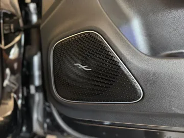 Car image 36