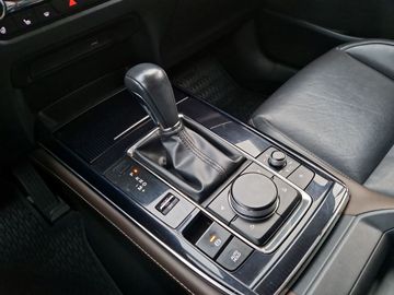 Car image 24