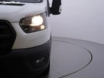 Car image 28