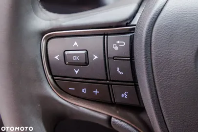 Car image 34