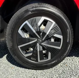 Car image 29
