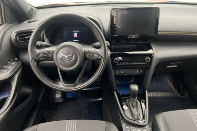 Car image 12