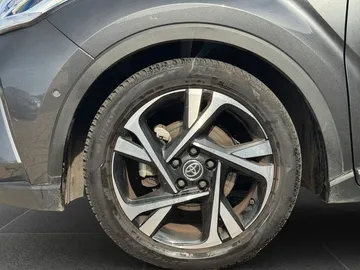 Car image 17