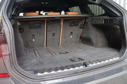 Car image 37