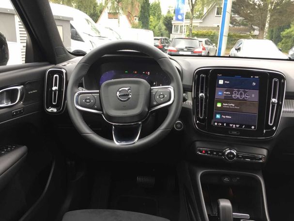 Volvo XC40 B3 Plus Dark 120 kW image number 3