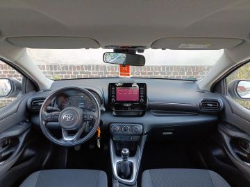 Car image 11