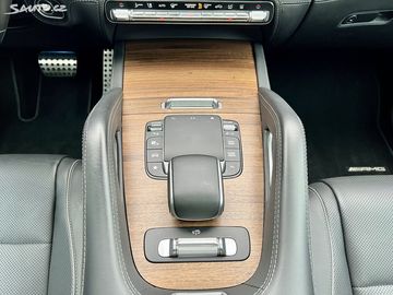 Car image 30