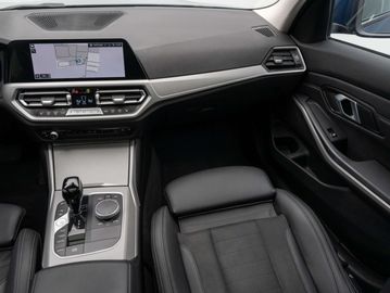 Car image 33