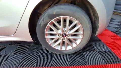 Car image 21