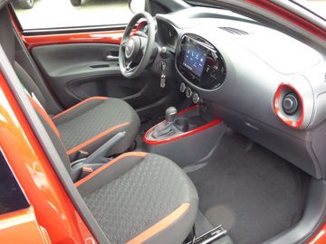 Car image 7