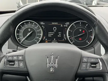 Car image 47