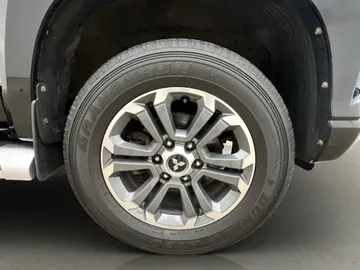 Car image 36