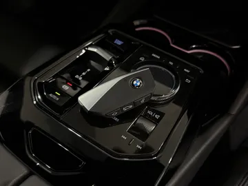 Car image 34