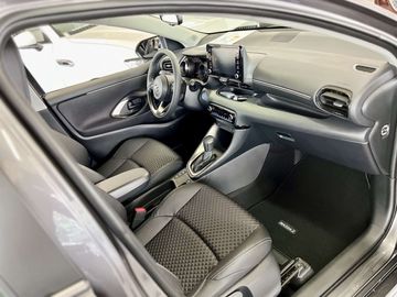 Car image 11