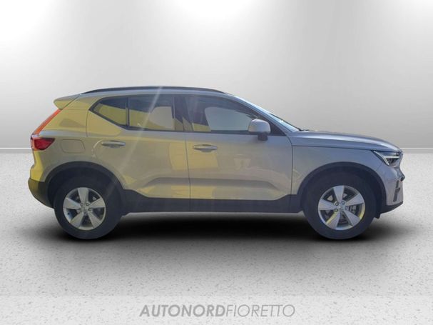 Volvo XC40 T2 Essential 95 kW image number 4