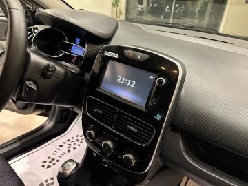 Car image 35