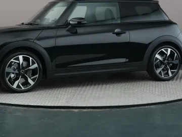 Car image 19