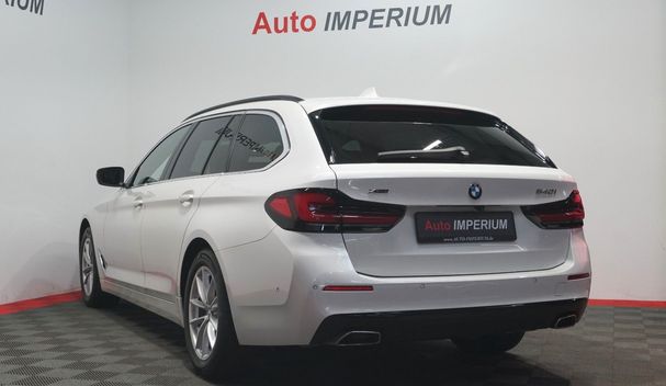 BMW 540i Touring xDrive 245 kW image number 6