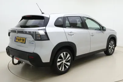Car image 4