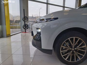 Car image 26