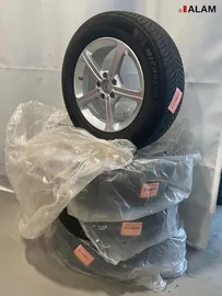 Car image 36