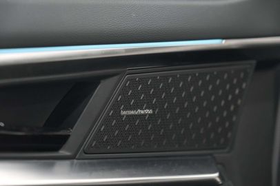 Car image 38