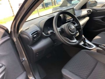 Car image 11